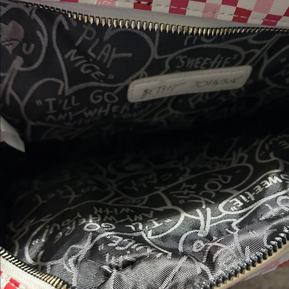 Betsey Johnson White and Red Delicious Pizza Crossbody Bag - Picture 3 of 4